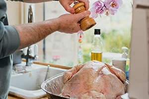 10 Easy Ways to Avoid Food Poisoning (Plus 1 Golden Rule)