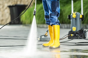 The Dos and Don’ts of Operating a Pressure Washer