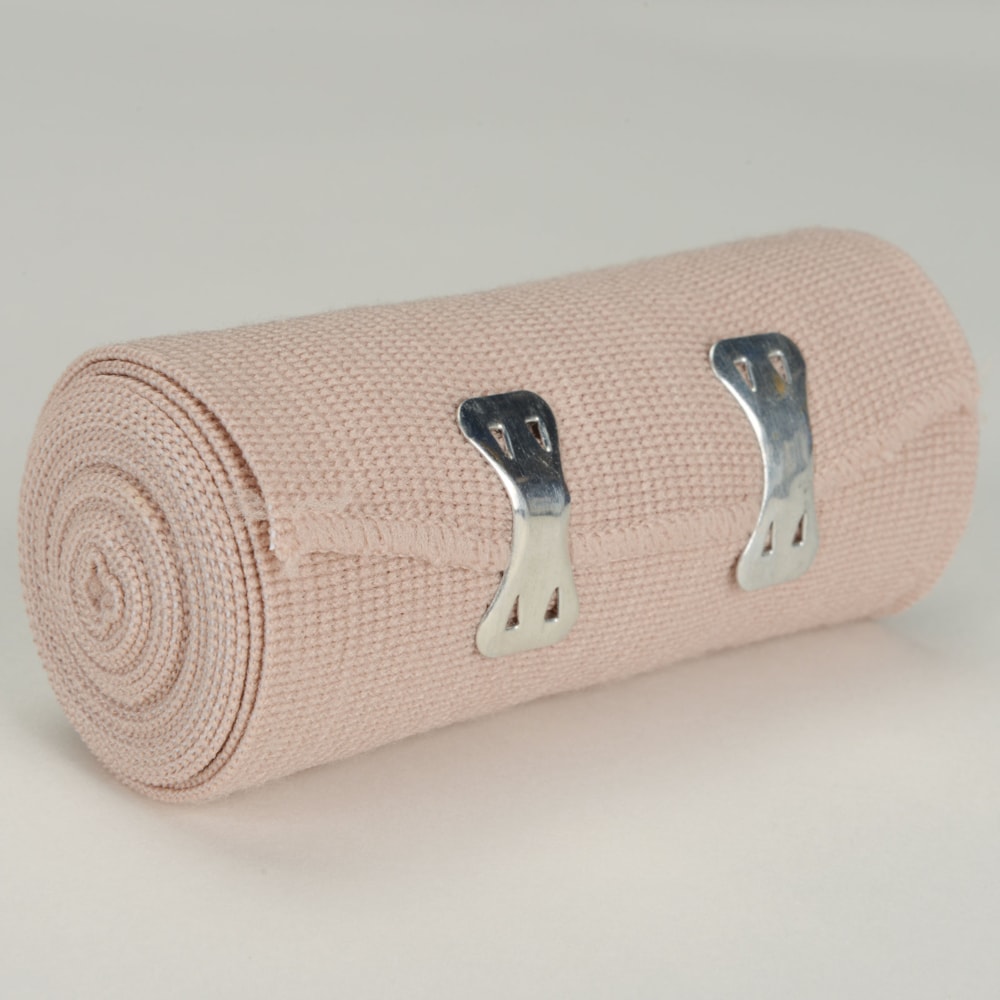 4" x 5 yd. Elastic First Aid Bandage Wrap & Clips
