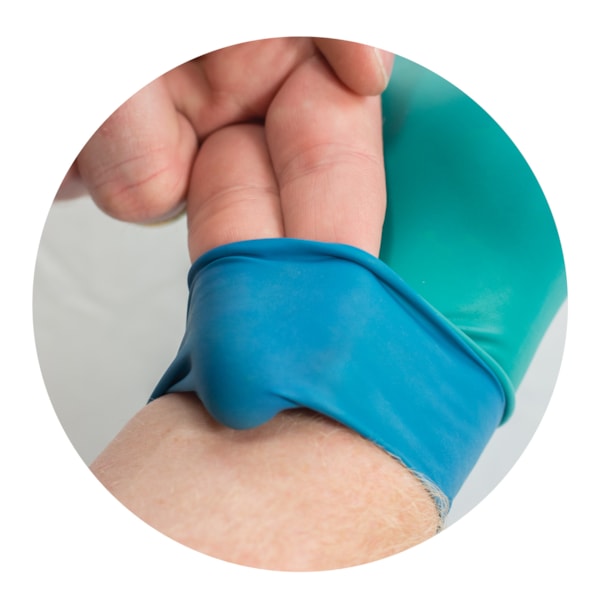 93-260 7.8 mil Powder-Free 11.8" Nitrile & Neoprene Disposable Lab Gloves 50/Box