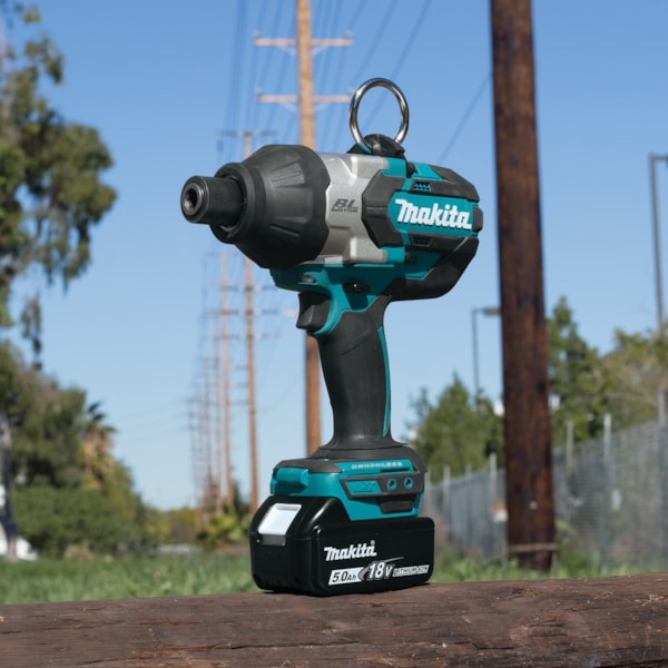 18V LXT® Lithium-Ion Brushless Cordless High Torque 7/16" Hex Impact Wrench Kit