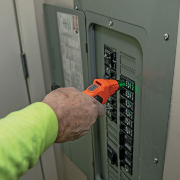ET310 Digital Circuit Breaker Finder & GFCI Outlet Tester
