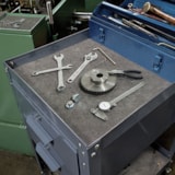 Protector™ 15" x 19" Heavyweight Universal Sorbent Pads 100/Bale & 28.9 gal. Capacity/Bale thumbnail 2