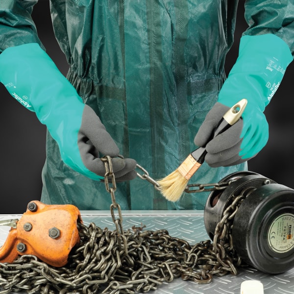 AlphaTec®  INTERCEPT™ 39 mil Lined 13.75" Chemical & Level A3 Cut Resistant Nitrile Gloves
