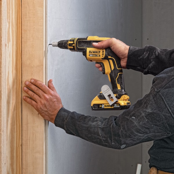 2AH Cordless Drywall Screwgun Kit