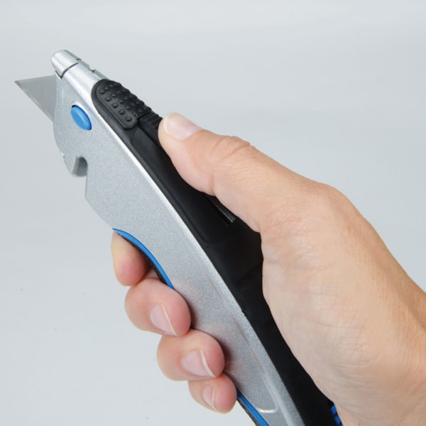 Sport Self-Retracting Safety Utility Knife