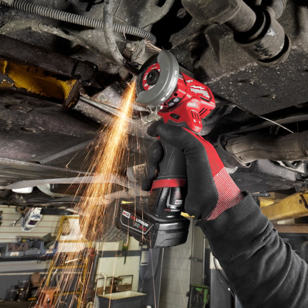 M12 FUEL™ Cordless Brushless 3" Compact Cut-Off Tool Kit