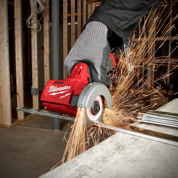 M12 FUEL™ Cordless Brushless 3" Compact Cut-Off Tool Kit