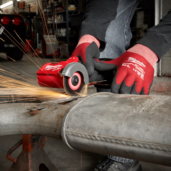 M12 FUEL™ Cordless Brushless 3" Compact Cut-Off Tool Kit