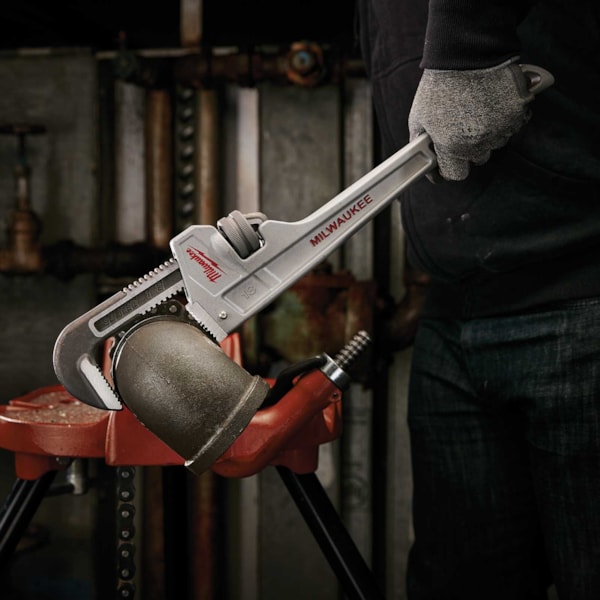 18"L x 2 1/2" Jaw Capacity Aluminum Pipe Wrench
