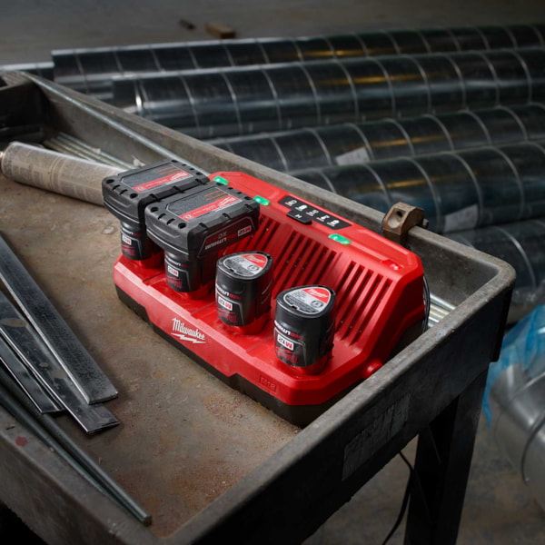 M12™ 4-Bay Sequential Charger