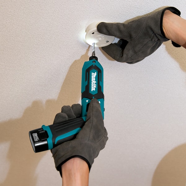 7.2V Lithium-Ion Cordless Impact Driver Kit