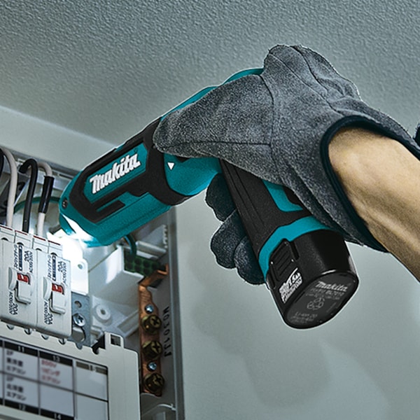 7.2V Lithium-Ion Cordless Impact Driver Kit
