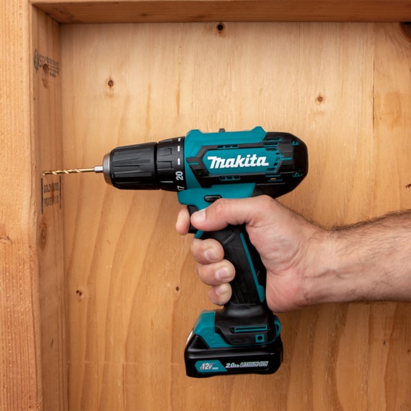 12V max CXT® Lithium-Ion 2.0Ah Cordless 3/8" Driver-Drill Kit
