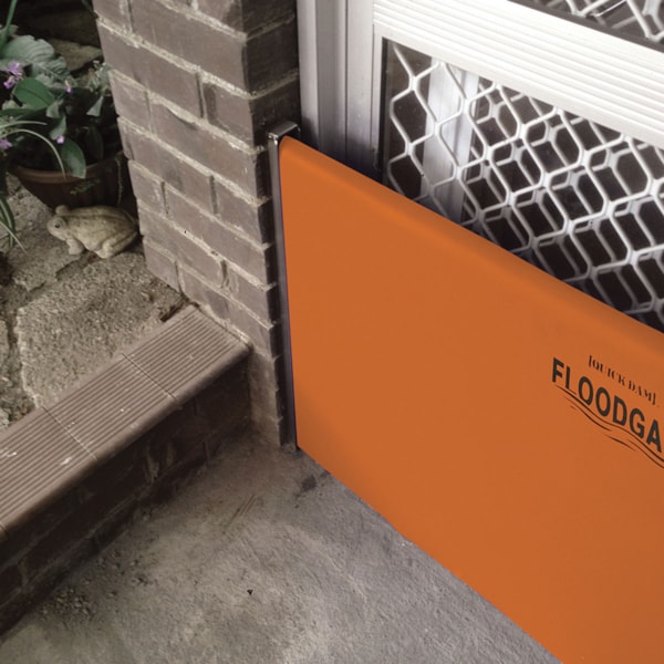 26"H x 30" - 35"W Adjustable Width Doorway Flood Gate