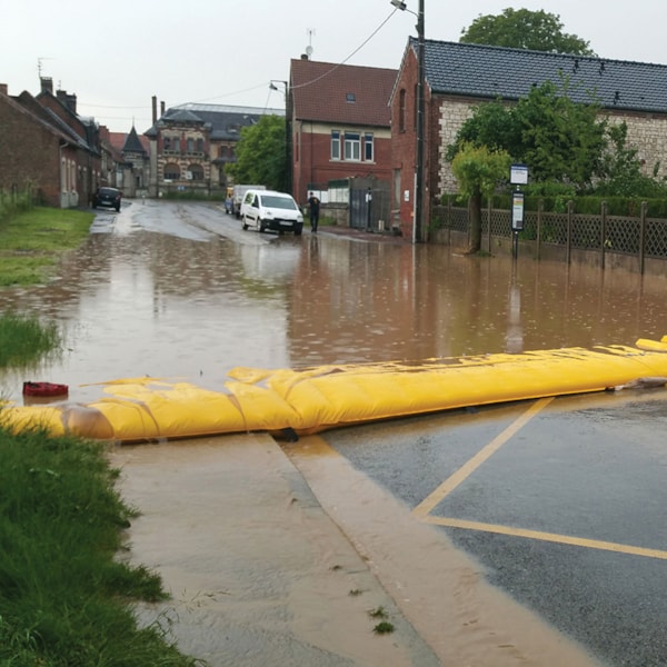 14" x 50' Portable Self-Rising Water-Gate WL