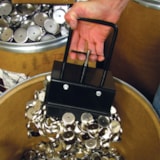 Heavy-Duty Magnetic Bulk Parts Lifter, 9lbs capacity  thumbnail 3