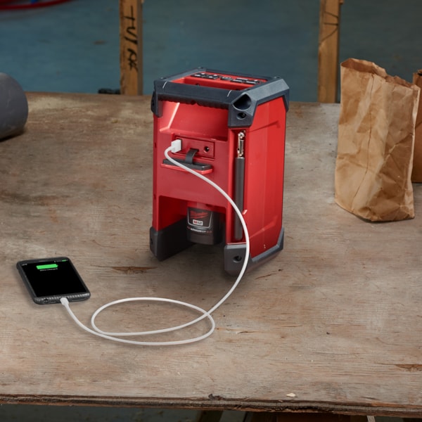 Radio + Charger