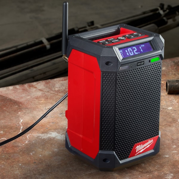 Radio + Charger