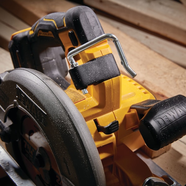 20V MAX* 7-1/4 in. Brushless Cordless Circular Saw