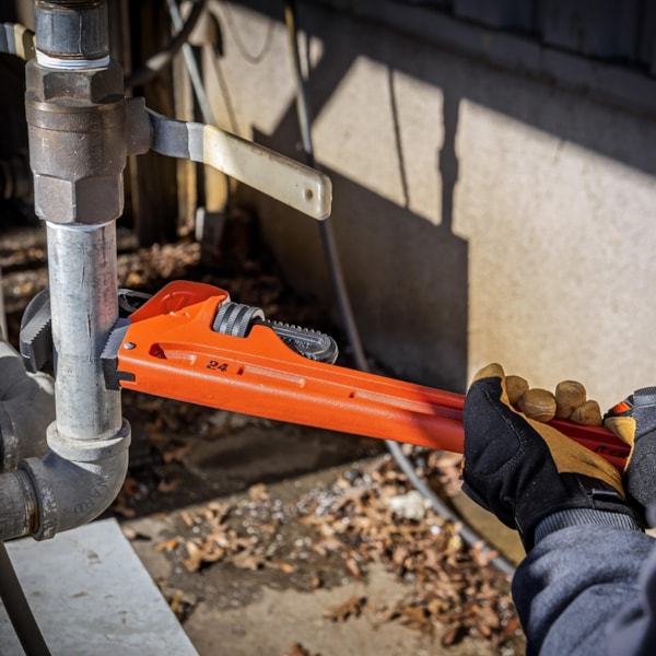 24" Cast Iron Pipe Wrench