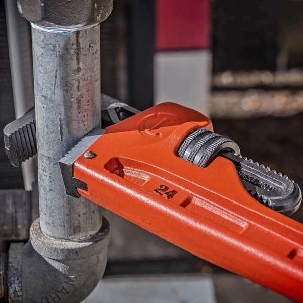 24" Cast Iron Pipe Wrench