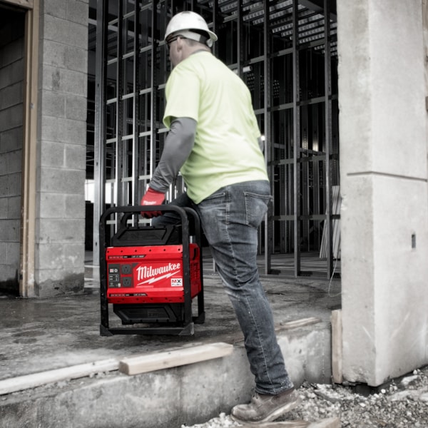 MX Fuel™ CARRY-ON™ 3600W/1800W Power Supply Generator 