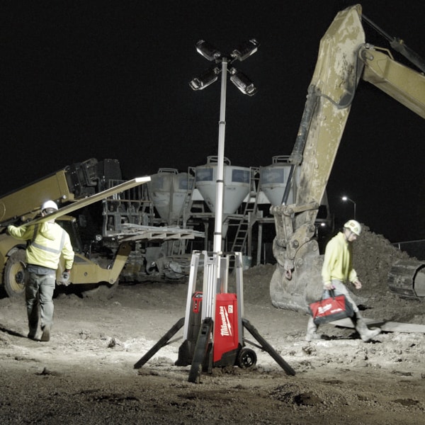 MX Fuel™ Rocket™ Tower Light and Charger