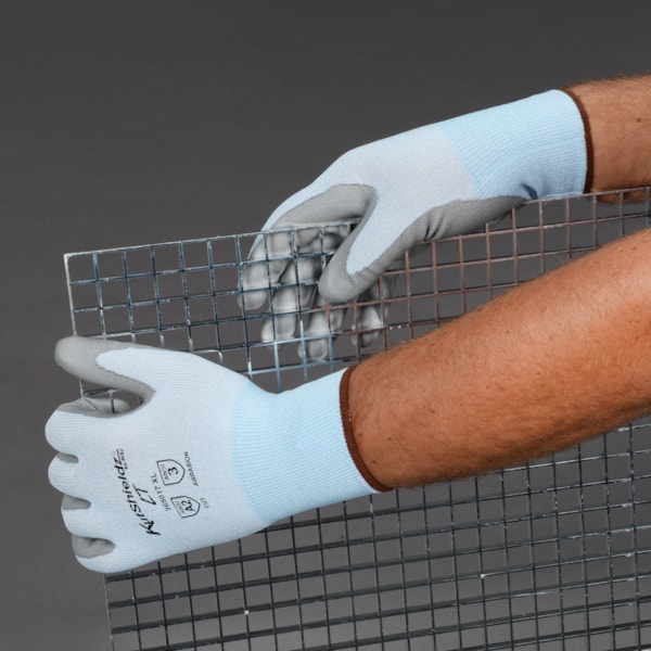 Polyurethane Palm Coated Level A2 Cut Resistant Glove