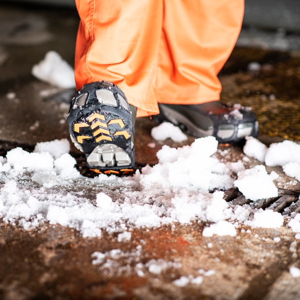  Indoor/Outdoor Spikeless Traction Aid