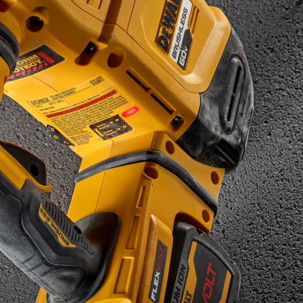60V MAX* Cordless SDS Max Chipping Hammer Kit (15 lb)