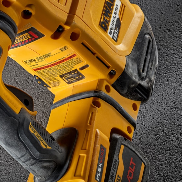 60V MAX* Cordless SDS Max Chipping Hammer Kit (15 lb)