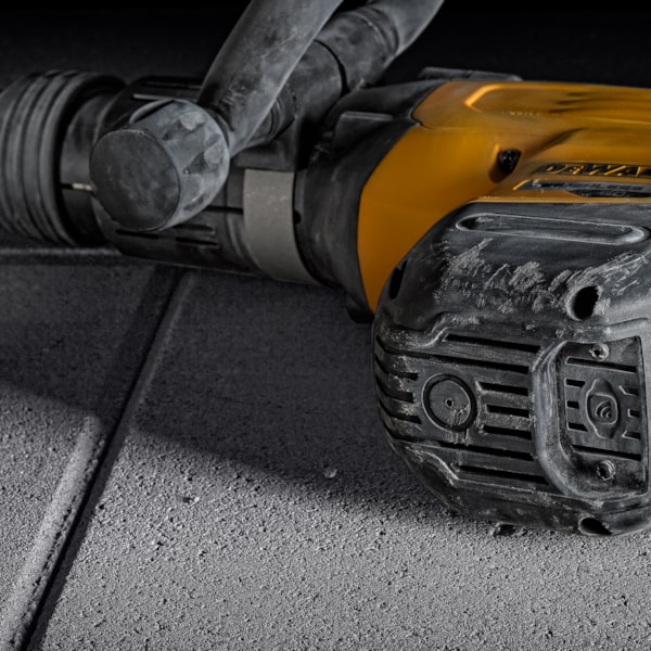 60V MAX* 22 lb Cordless SDS MAX Chipping Hammer Kit