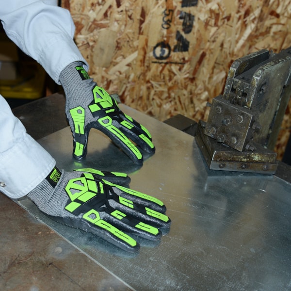 Cut Resistant A3 Gloves with TPR Protection